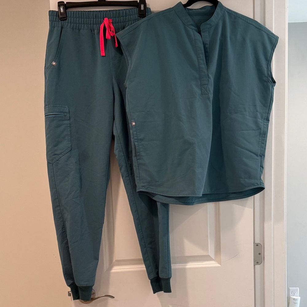 Teal Sleeveless Top and Jogger Set with Pink Accents